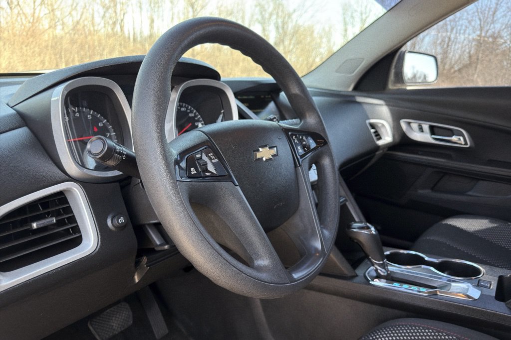 Used 2017 Chevrolet Equinox LS FWD image 15