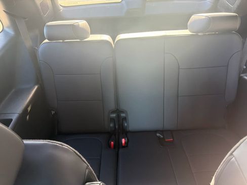 Used 2023 Chevrolet Traverse LT FWD image 29