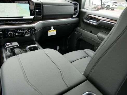 New 2026 Chevrolet Silverado 1500 LT Trail Boss w/ LT Trail Boss Premium Package AWD/4WD image 15