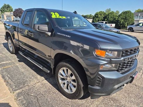 Used 2020 Chevrolet Silverado 1500 Custom w/ Custom Value Package AWD/4WD image 1
