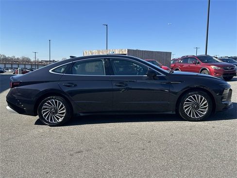 Used 2025 Hyundai Sonata Limited image 40
