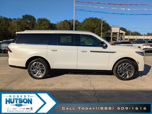 New 2025 Lincoln Navigator L Reserve image 5