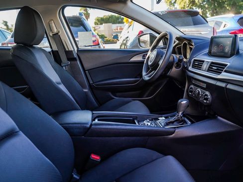 Used 2018 MAZDA MAZDA3 Sport image 16