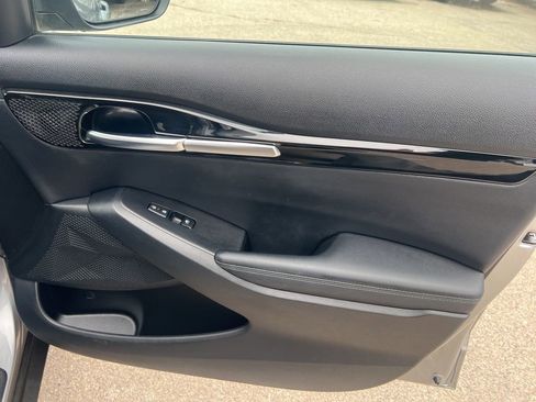 Certified 2024 Kia Seltos S image 22