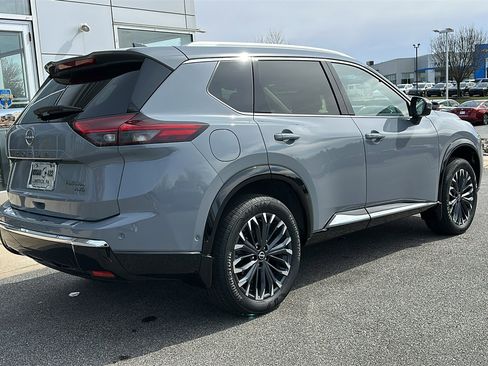 Certified 2025 Nissan Rogue Platinum image 7