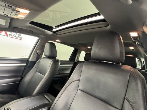 Used 2016 Toyota Highlander XLE FWD image 12