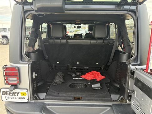 Used 2016 Jeep Wrangler Unlimited Rubicon image 19