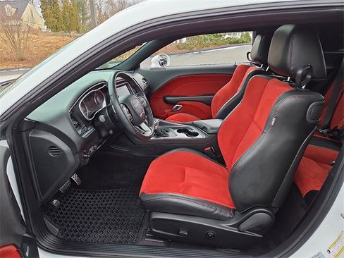 Used 2018 Dodge Challenger GT w/ GT Interior Package image 13