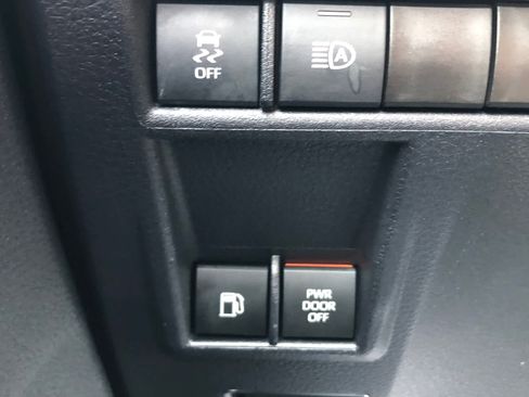 Certified 2025 Toyota Sienna XLE image 11