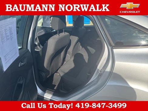 Used 2018 Ford Focus SE FWD image 8