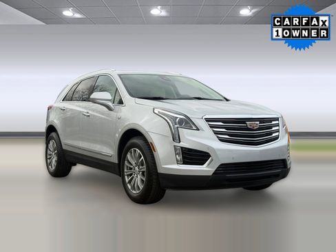 Used 2017 Cadillac XT5 Luxury w/ Driver Awareness Package image 6