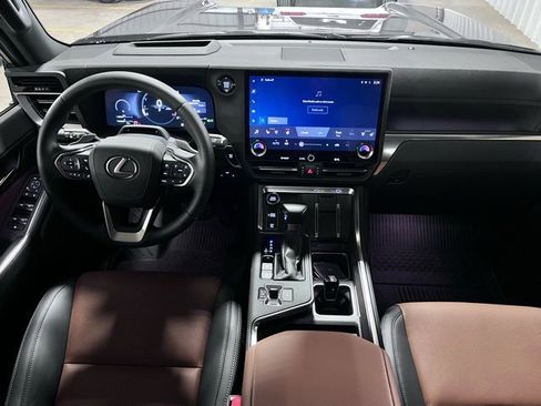 Used 2026 Lexus GX 550 w/ Accessory Package (2T) image 32