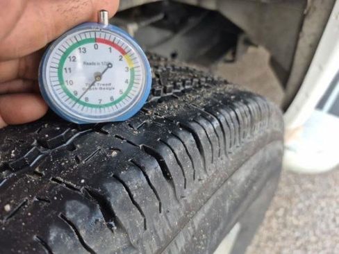 Used 2024 Chevrolet Express 2500 w/ Driver Convenience Package image 10