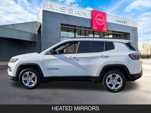 Used 2023 Jeep Compass Latitude image 5
