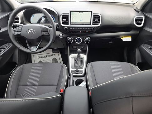 New 2025 Hyundai Venue Limited image 10
