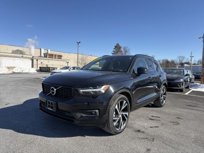 Used 2021 Volvo XC40 T5 R-Design w/ Climate Package
