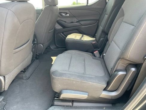 Used 2020 Chevrolet Traverse LT FWD image 12