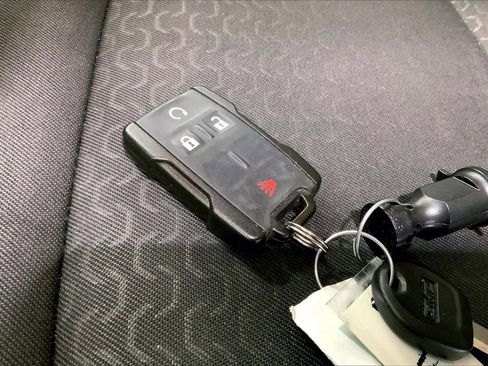 Used 2019 GMC Canyon SLE w/ Elevation Edition image 9