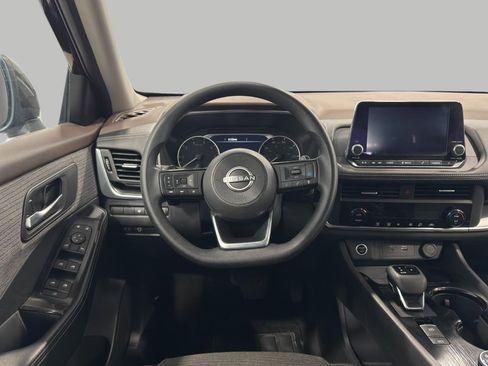 Used 2023 Nissan Rogue SV image 14