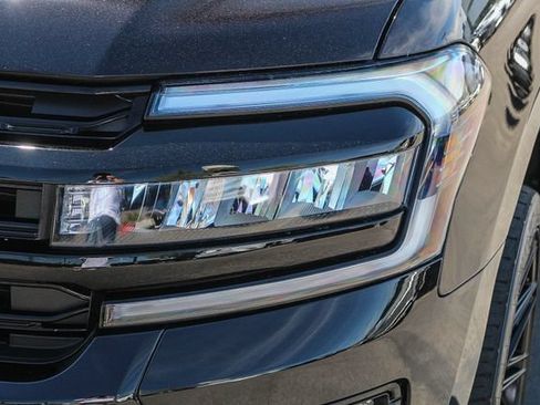 Used 2024 Ford Expedition Max Limited AWD/4WD image 4