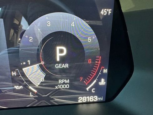 Used 2024 GMC Canyon Denali image 6