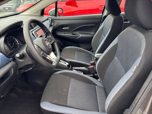Used 2025 Nissan Versa SV FWD image 24