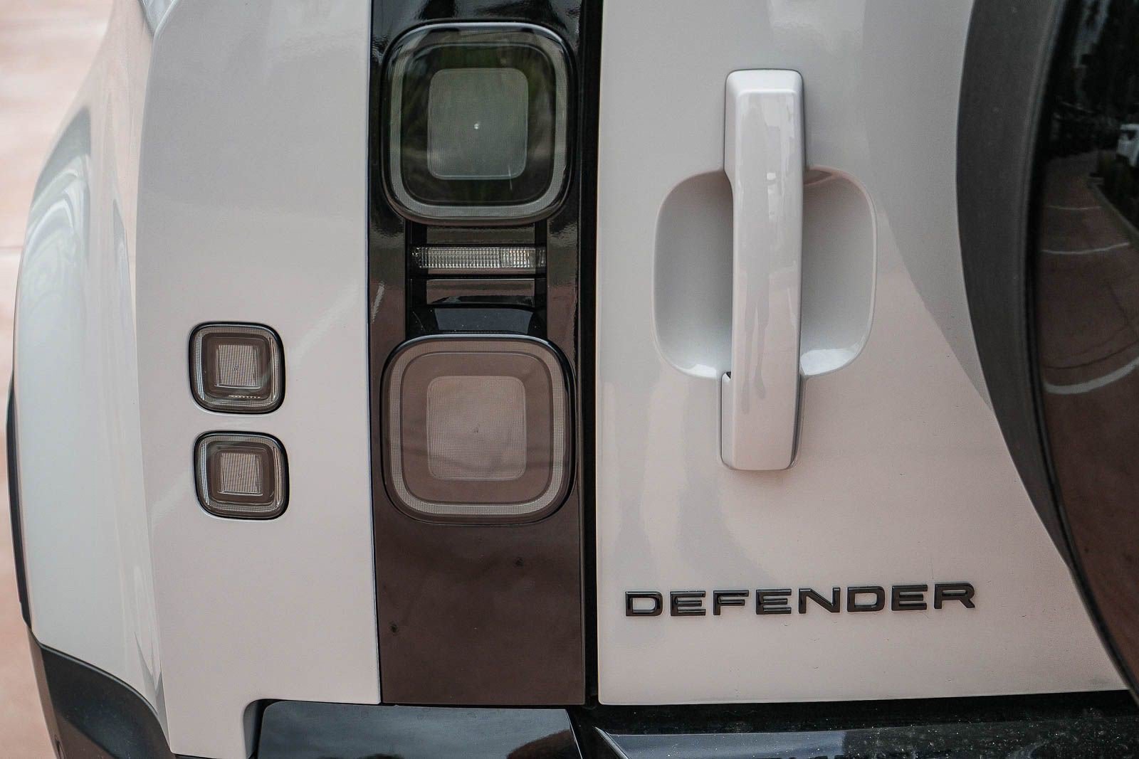New 2026 Land Rover Defender 110 S AWD/4WD image 7