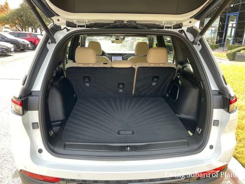 Used 2024 Jeep Grand Cherokee Limited w/ Luxury Tech Group II image 34