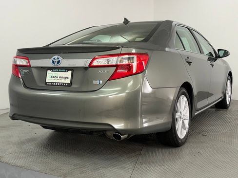 Used 2013 Toyota Camry XLE w/ Leather Pkg FWD image 9