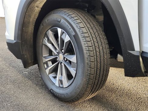 New 2026 Chevrolet Equinox LT w/ Convenience Package II image 32