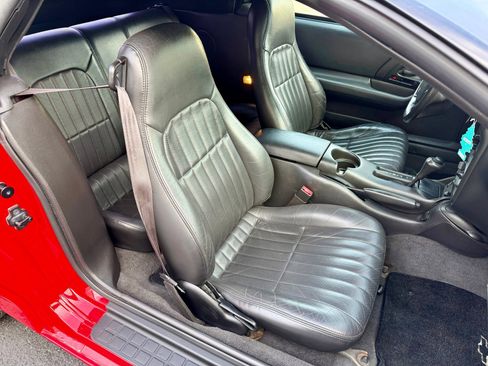 Used 2000 Chevrolet Camaro Z28 w/ SS Performance/Appearance Pkg image 47