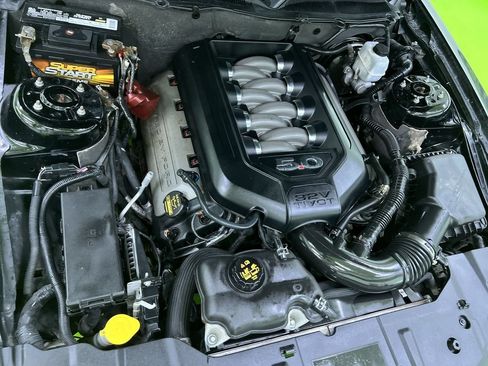Used 2013 Ford Mustang GT Premium w/ Electronics Pkg RWD image 16