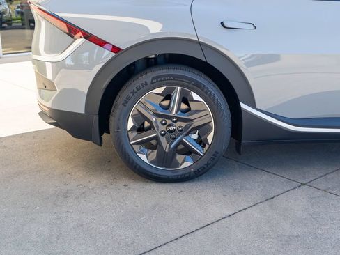New 2026 Kia EV6 Light AWD/4WD image 32