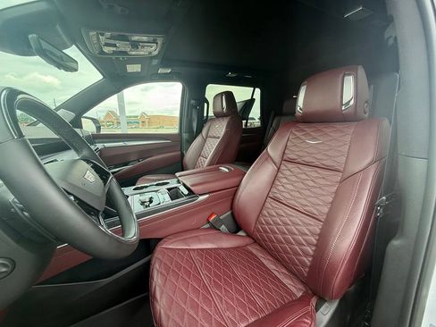 Certified 2026 Cadillac Escalade Sport w/ LPO, ONYX Package AWD/4WD image 27