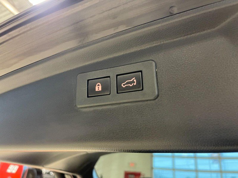 Used 2023 Subaru Outback Premium AWD/4WD image 14