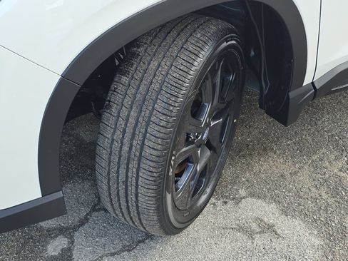 Certified 2025 Subaru Ascent Bronze Edition AWD/4WD image 27