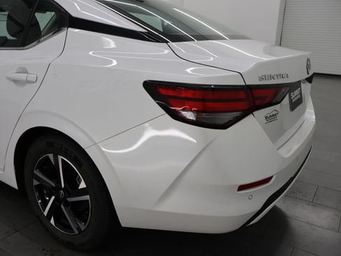 Used 2024 Nissan Sentra SV FWD image 29