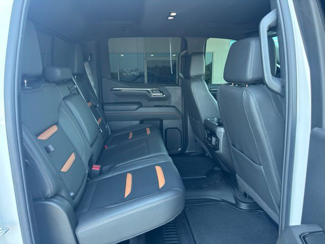 Used 2025 GMC Sierra 1500 AT4 w/ AT4 Premium Package AWD/4WD image 14
