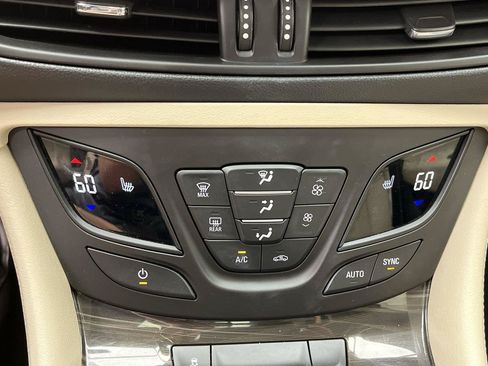 Used 2019 Buick Envision Premium AWD/4WD image 21