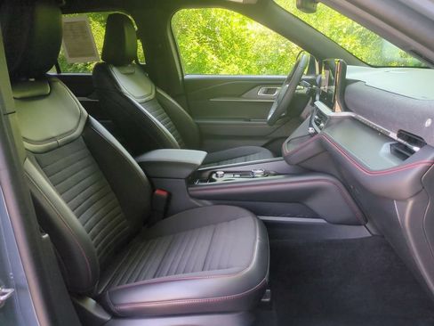 Used 2025 Ford Explorer ST-Line w/ Premium Package AWD/4WD image 29