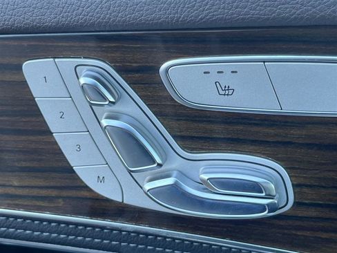 Used 2017 Mercedes-Benz GLC 300 4MATIC image 33