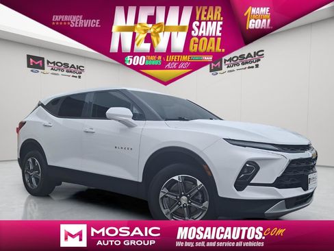 Used 2023 Chevrolet Blazer LT image 1