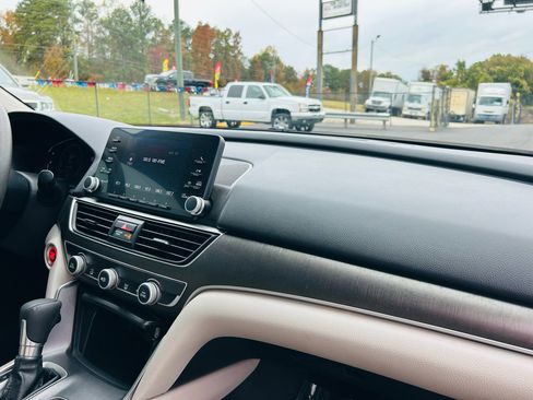 Used 2019 Honda Accord LX image 35