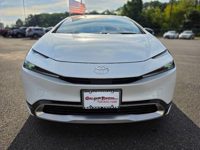 Used 2024 Toyota Prius Prime FWD image 2