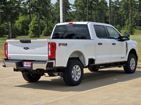 Used 2024 Ford F250 XLT w/ FX4 Off-Road Package AWD/4WD image 4