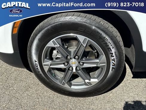 Used 2025 Chevrolet Blazer LT AWD/4WD image 13