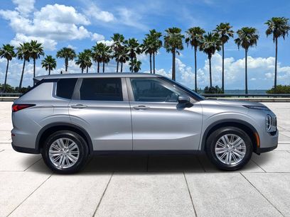Used 2024 Mitsubishi Outlander ES