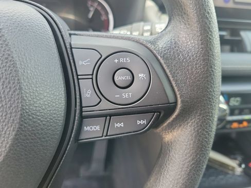 Certified 2025 Toyota RAV4 XLE FWD image 22