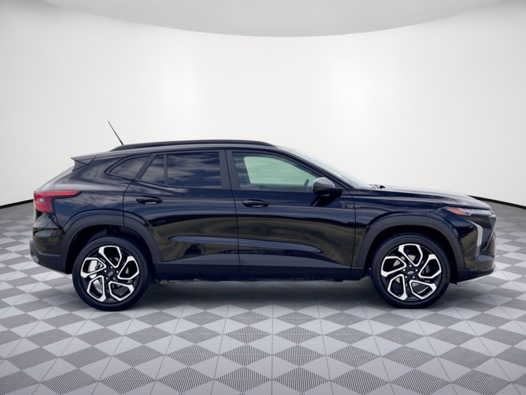 Used 2025 Chevrolet Trax RS w/ Driver Confidence Package FWD image 8