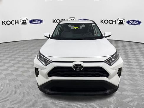 Used 2020 Toyota RAV4 XLE AWD/4WD image 2